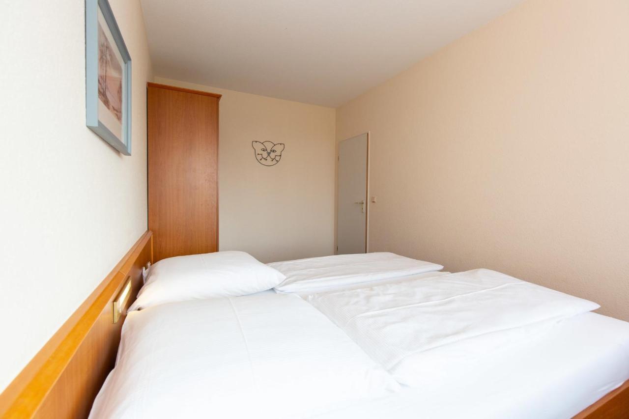 Apartment Trafalgar App 246 *